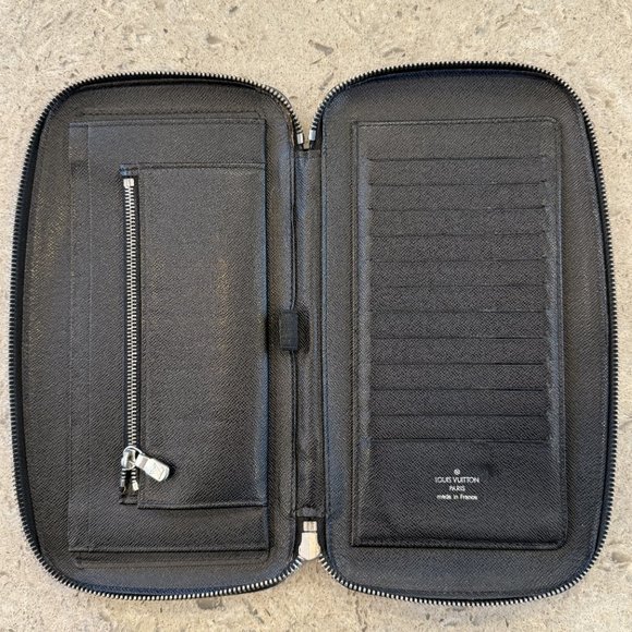 EUC LOUIS VUITTON ATOLL ORGANIZER WALLET BLACK WITH LV BOX - Picture 10 of 11